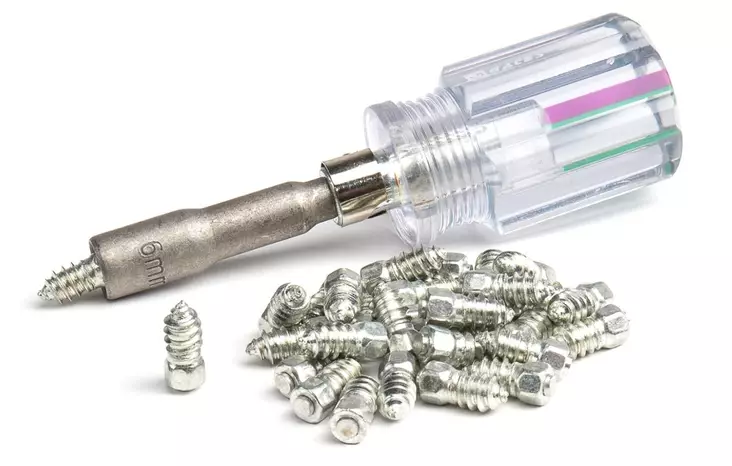 Guideline Tungsten Studs 30kpl + työkalu - Muut kahluutarvikkeet - 7033840116559 - 1